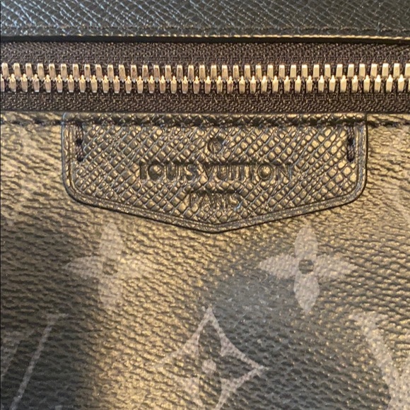 Louis Vuitton Outdoor Bum Bag - Picture 6 of 7